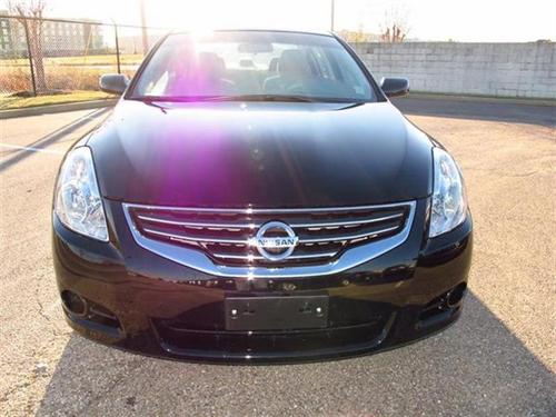 Nissan Altima 2011 photo 1