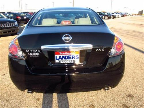 Nissan Altima 2011 photo 3