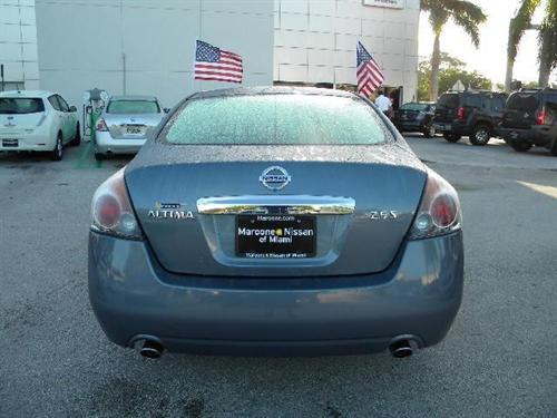 Nissan Altima 2011 photo 2