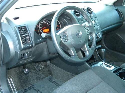 Nissan Altima 2011 photo 4