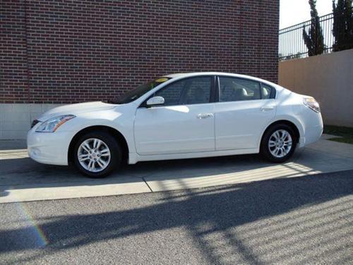 Nissan Altima 2011 photo 1