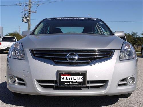 Nissan Altima 2011 photo 2