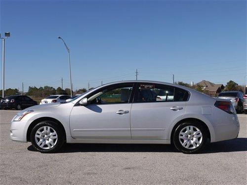 Nissan Altima 2011 photo 3