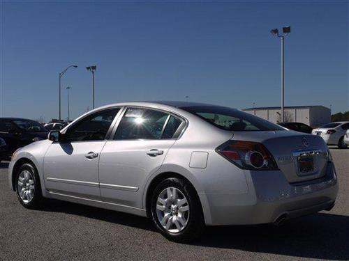 Nissan Altima 2011 photo 4
