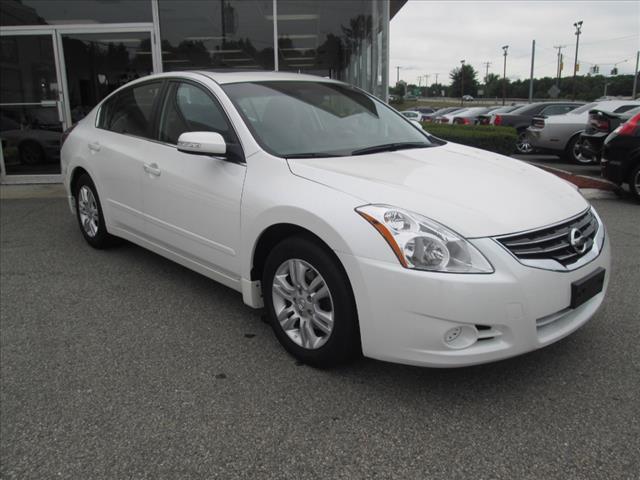 Nissan Altima SLT Quad Cab 2WD Sedan