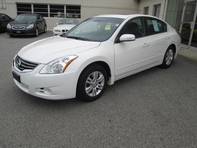 Nissan Altima 2011 photo 2
