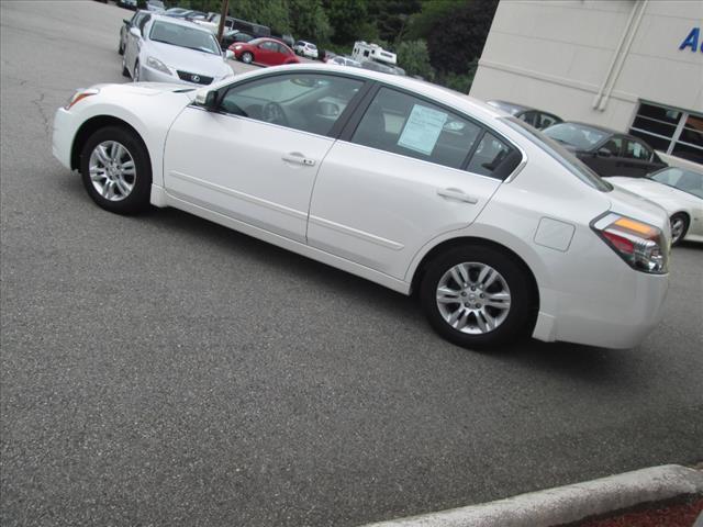 Nissan Altima 2011 photo 4