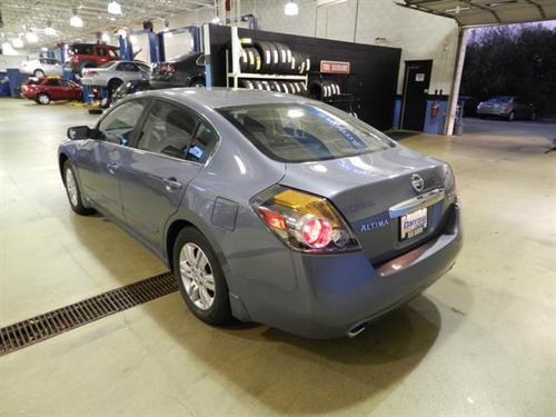 Nissan Altima 2011 photo 4