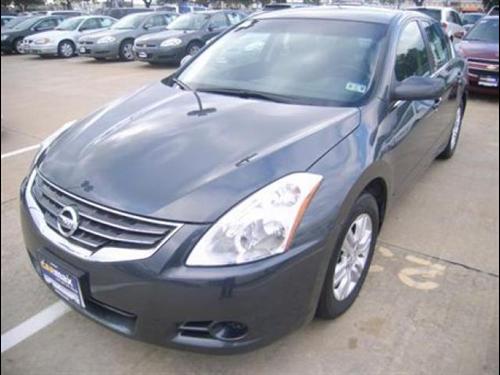 Nissan Altima 2011 photo 2