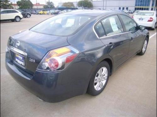 Nissan Altima 2011 photo 4
