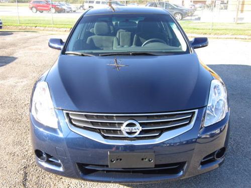 Nissan Altima 2011 photo 1