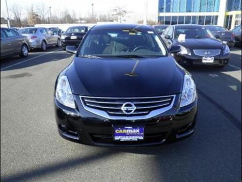 Nissan Altima 2011 photo 1