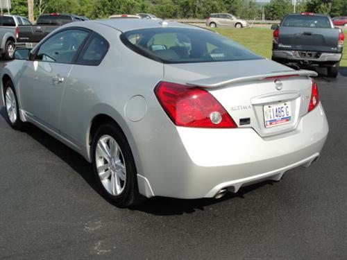 Nissan Altima 2011 photo 2