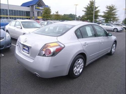 Nissan Altima 2011 photo 4
