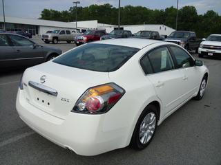 Nissan Altima 2011 photo 1