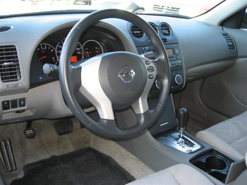 Nissan Altima 2WD Crew Cab 140.5 Laramie Other