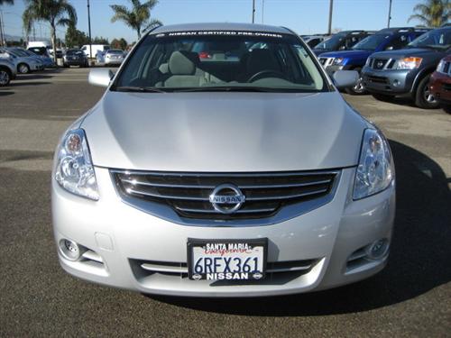 Nissan Altima 2011 photo 2