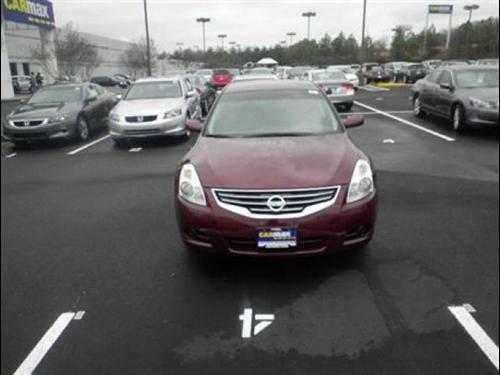Nissan Altima 2011 photo 1