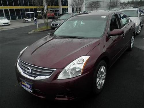 Nissan Altima 2011 photo 2