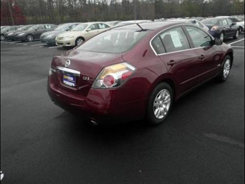 Nissan Altima 2011 photo 4
