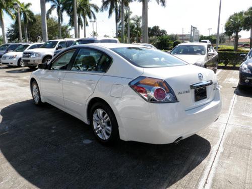 Nissan Altima 2011 photo 3