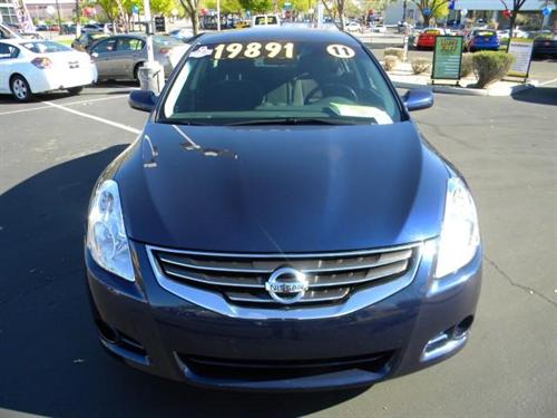 Nissan Altima 2011 photo 1