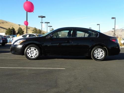 Nissan Altima 2011 photo 1