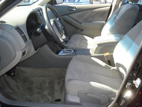 Nissan Altima 2011 photo 1