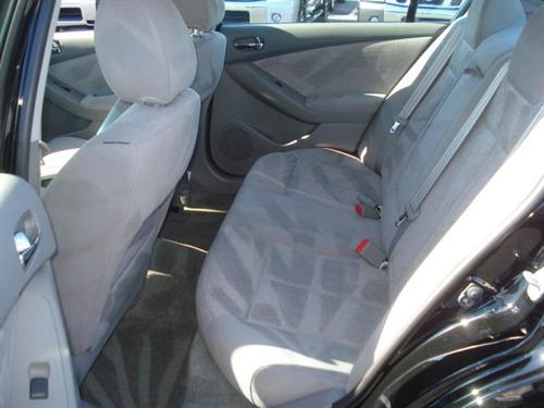 Nissan Altima 2011 photo 2