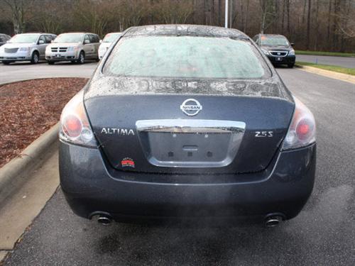 Nissan Altima 2011 photo 2