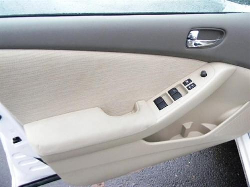 Nissan Altima 2011 photo 4