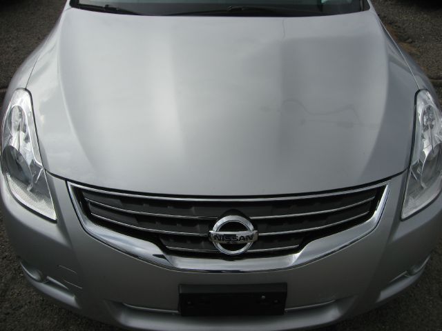 Nissan Altima 328ci Sedan