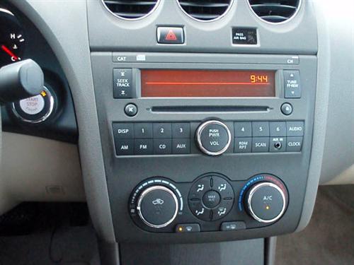 Nissan Altima 2011 photo 2