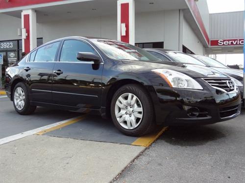 Nissan Altima 2011 photo 1