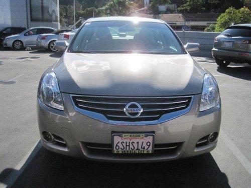 Nissan Altima 2011 photo 2