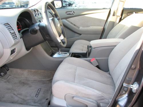 Nissan Altima 2011 photo 4