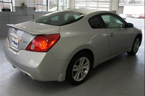 Nissan Altima 2011 photo 3
