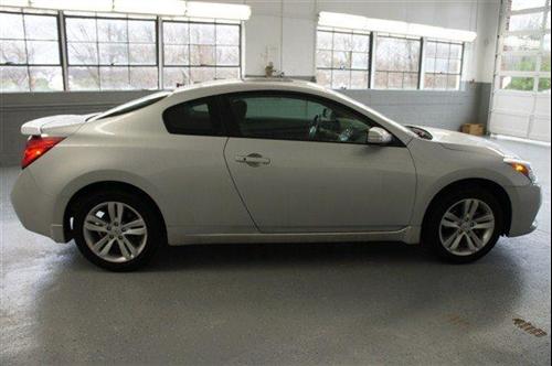 Nissan Altima 2011 photo 4
