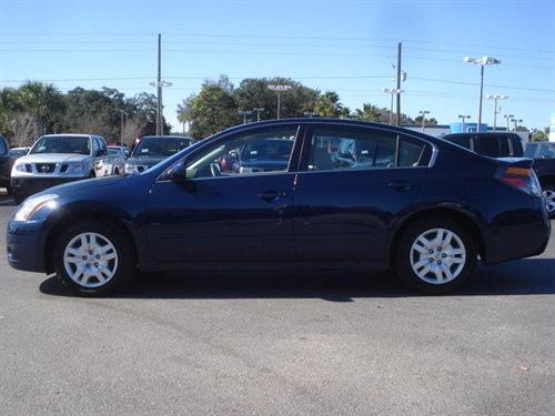 Nissan Altima 2011 photo 1