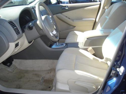 Nissan Altima 2011 photo 2