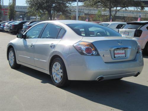Nissan Altima 2011 photo 1