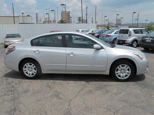 Nissan Altima 2011 photo 1