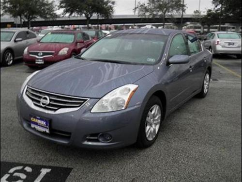 Nissan Altima 2011 photo 2