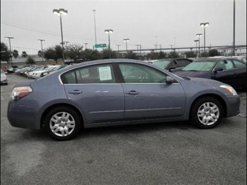 Nissan Altima 2011 photo 3