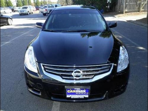 Nissan Altima 2011 photo 1