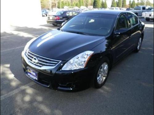 Nissan Altima 2011 photo 2