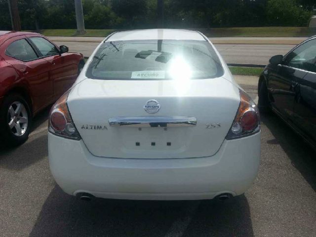 Nissan Altima Pickupslt Quad Cab SWB 4WD 4x4 Truck Sedan