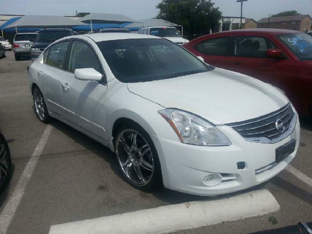 Nissan Altima 2012 photo 1