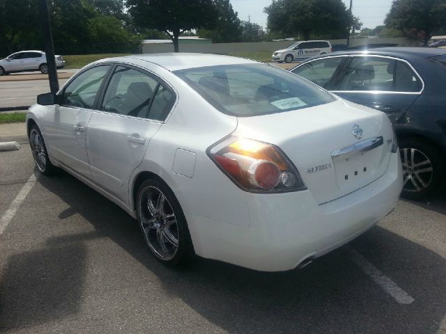 Nissan Altima 2012 photo 2