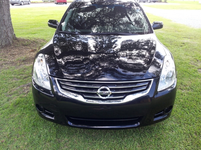 Nissan Altima 2012 photo 2